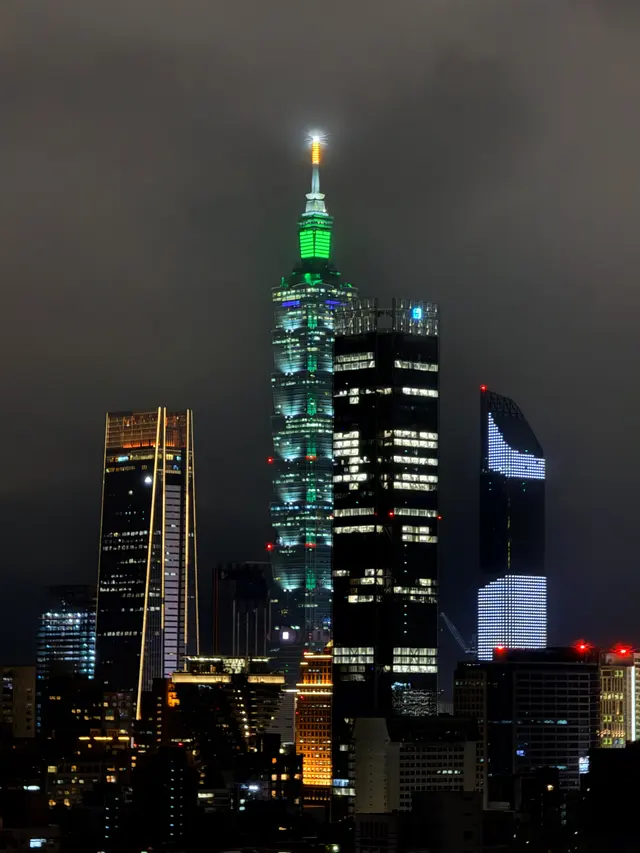 松山夜望台北101