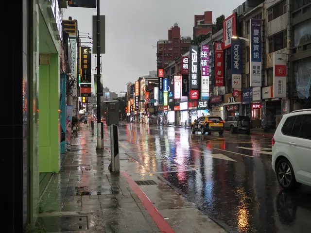 光华商圈的雨色